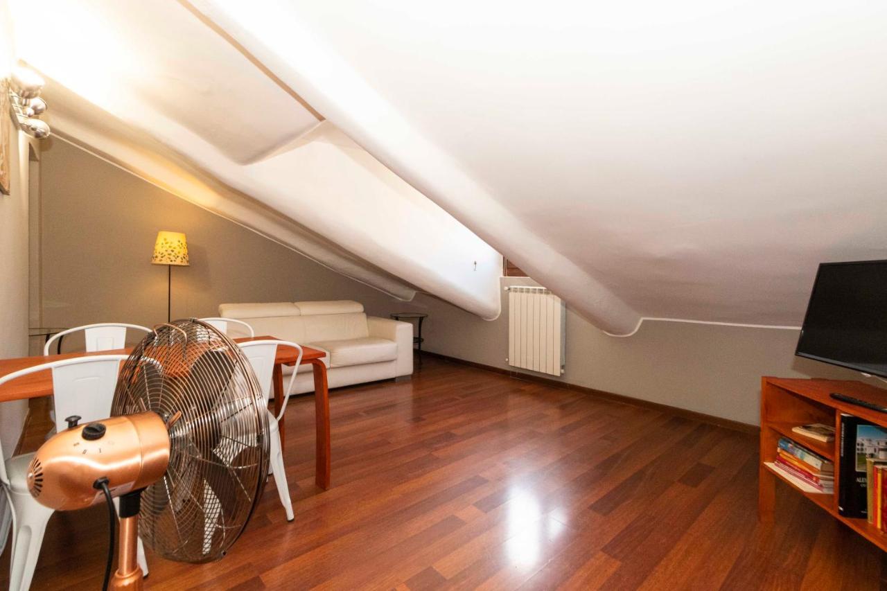 Apartment San Salvario Apt With Balcony Turin